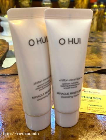 Sữa Rửa Mặt Ohui Miracle Moisture Cleansing Foam 40ml
